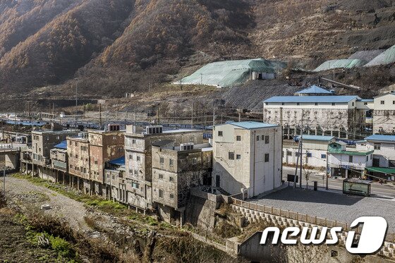 본문 이미지 - 철암 선탄장과 마을(한국관광공사 제공) ⓒ News1
