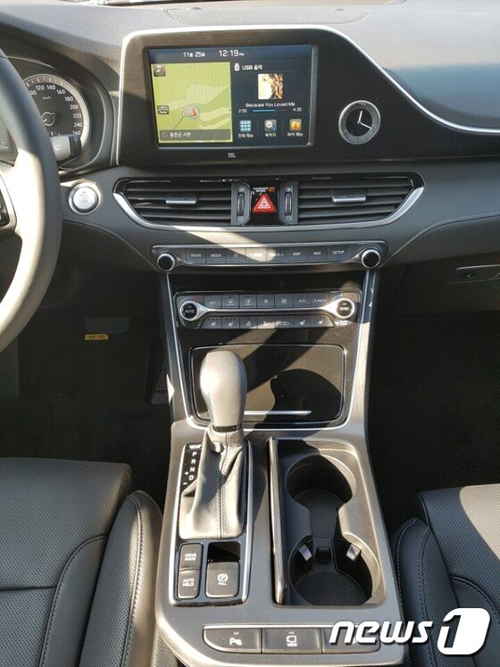 본문 이미지 - 신형 그랜저 내부ⓒ News1