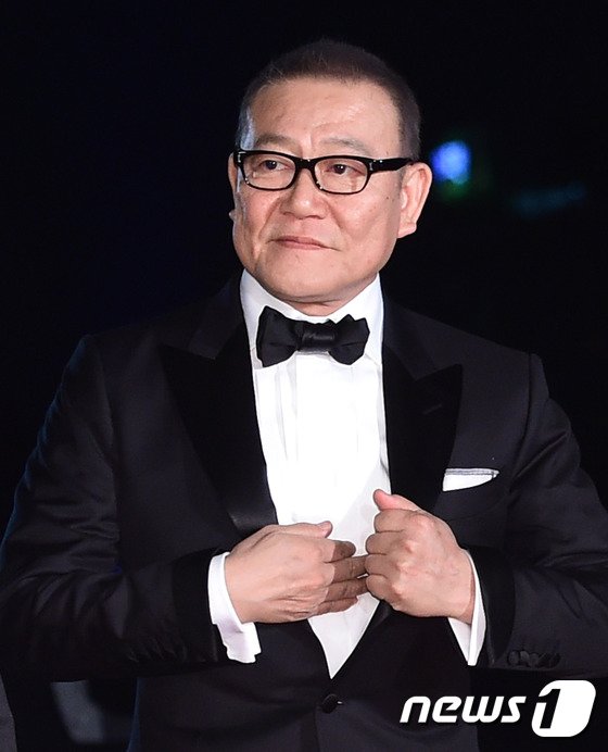 본문 이미지 - 제37회 청룡영화상에 참석한 쿠니무라 준 ⓒ News1 권현진 기자