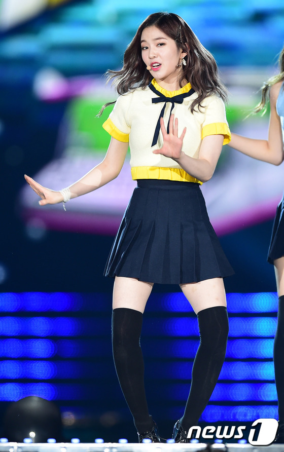 (서울=뉴스1스타) 권현진 기자 = 레드벨벳 아이린이 27일 오후 서울 고척스카이돔에서 열린 ‘2016 슈퍼서울 드림콘서트\'에 출연해 화려한 공연을 선보이고 있다.