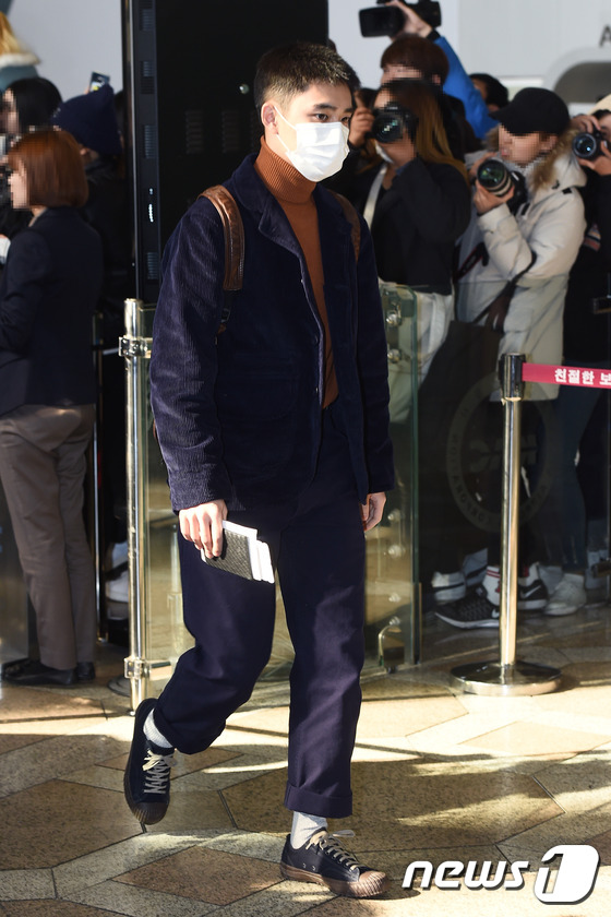 (김포공항=뉴스1스타) 고아라 기자 = 엑소(EXO) 디오가 29일 오후 '엑소 플래닛 #3-디 엑소디움-인 재팬’(EXO PLANET #3-The EXO'rDIUM-in JAPA …