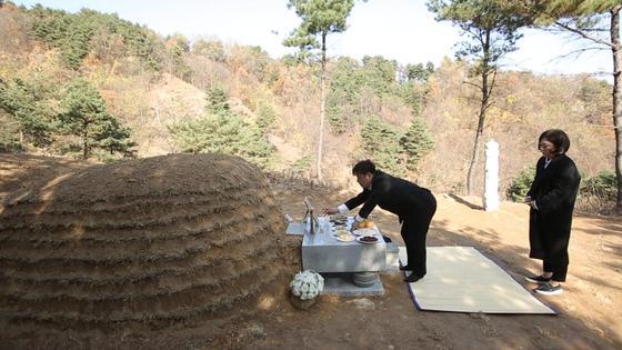 본문 이미지 - 김숙이 윤정수 모친 빈소 지켰다ⓒ News1star/ JTBC 