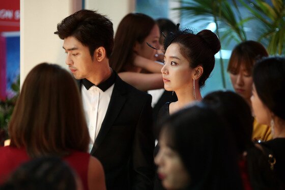 본문 이미지 - 배우 송채윤과 대만 배우 진백림의 다정한 사진이 공개됐다. ⓒ News1star / 송채윤 SNS