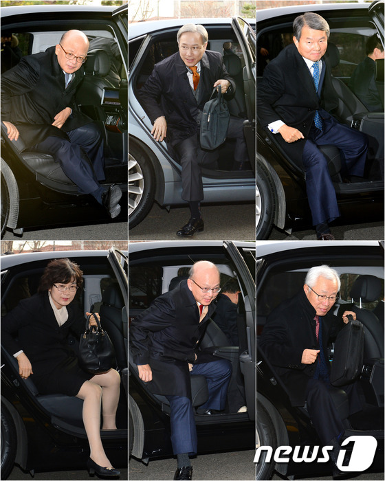 박근혜 대통령 탄핵심판 위한 첫 재판관회의 참석하는 재판관들