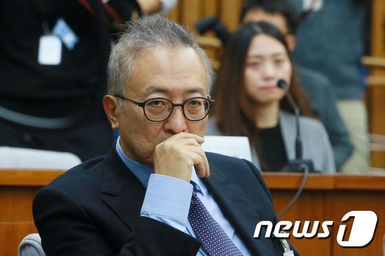 (서울=뉴스1) 사진공동취재단 = 차광렬 차병원그룹총괄회장이 14일 오전 서울 여의도 국회에서 열린 '박근혜 정부의 최순실 등 민간인에 의한 국정농단 의혹사건 진실규명을 위한 국정 …