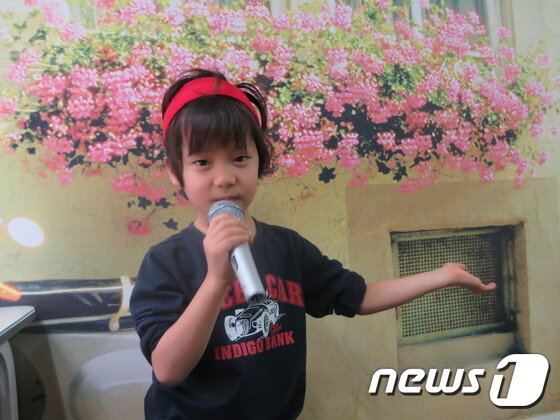 본문 이미지 - '키즈걸' 멤버 보컬·키보드 최시온(5)군.ⓒ News1
