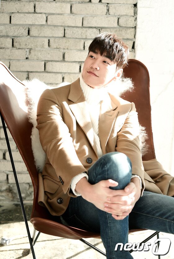 본문 이미지 - 김영광이 15일 진행된 인터뷰에서 포즈를 취했다. ⓒ News1star / 권현진 기자