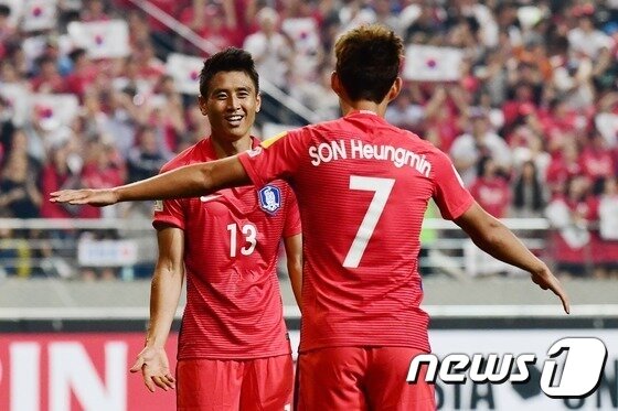 본문 이미지 - 대표선수들이 홈 경기보다 원정경기를 편하게 여긴다면 문제가 있다. 환경을 개선하기 위한 모든 구성원들의 노력이 필요하다.ⓒ News1