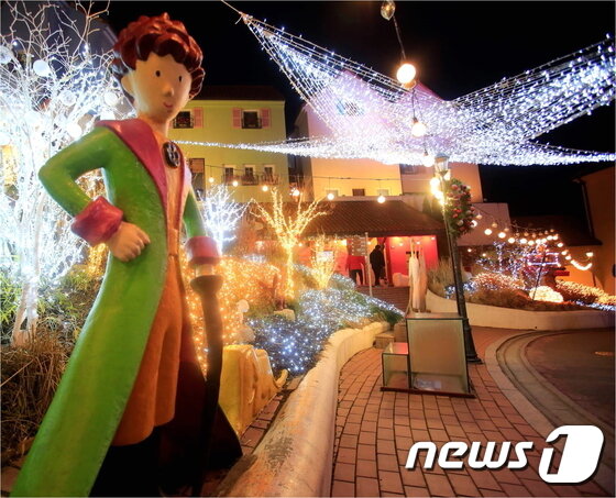 본문 이미지 - 쁘띠프랑스 ‘어린왕자 별빛축제’&#40;사진제공=경기관광공사&#41;/ⓒ News1 DB