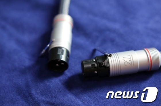 올닉 ‘Mu-7R XLR Cable’ © News1