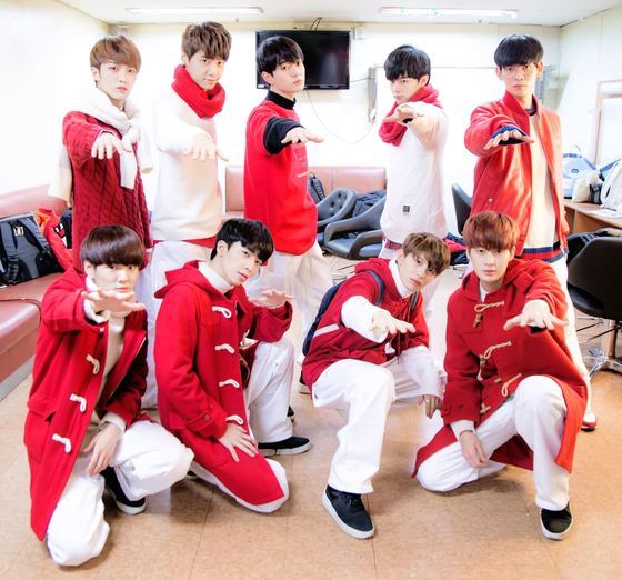 본문 이미지 - 업텐션이 '가요톱텐' 콘셉트 의상을 선보였다. ⓒ News1star / 티오피미디어