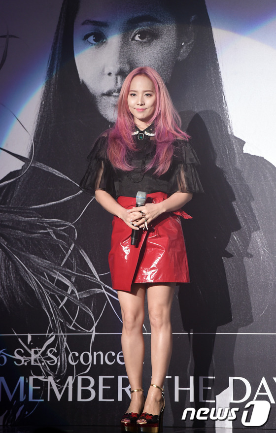 (서울=뉴스1스타) 권현진 기자 = \'원조 요정\' S.E.S. 유진이 30일 오후 8시 서울 세종대학교 대양홀에서 열린 \'리멤버, 더 데이(Remember, the day)‘ …