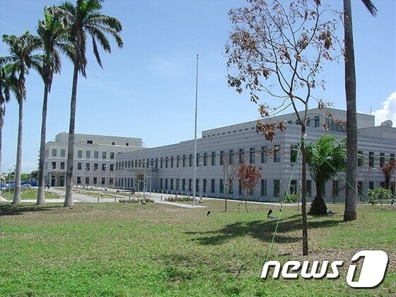 본문 이미지 - 가나 수도 아크라에 있는 진짜 미국 대사관. (미 국무부) ⓒ News1