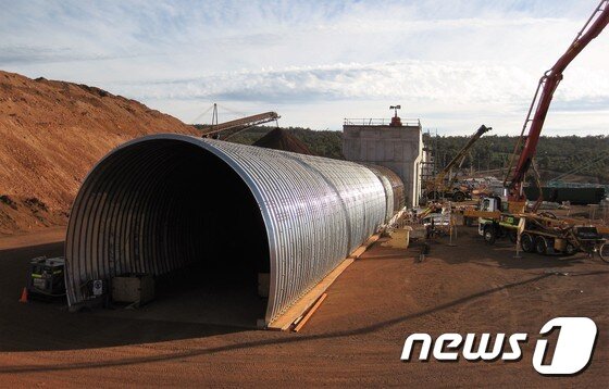 본문 이미지 - ㈜픽슨의 파형강판 호주 시공현장.(픽슨 제공)2016.12.6/뉴스1 ⓒ News1 서순규 기자