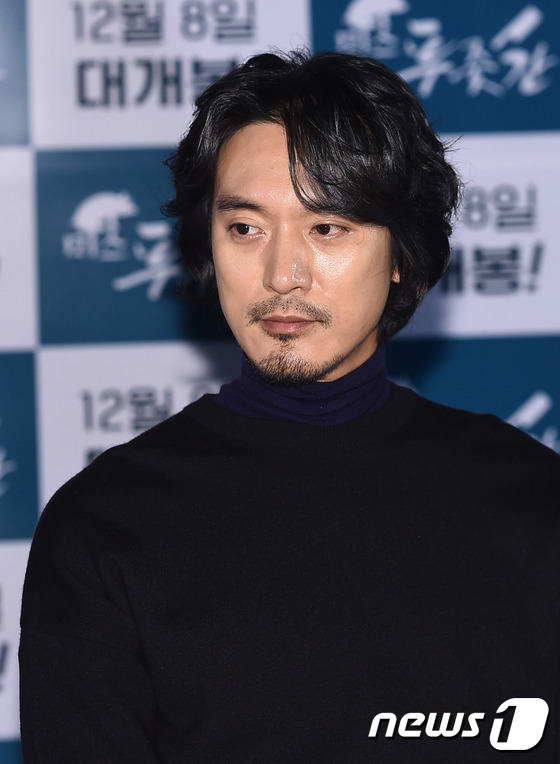 (서울=뉴스1스타) 고아라 기자 = 배우 김민준이 6일 오후 서울 왕십리CGV에서 열린 영화 ‘미스 푸줏간’(감독 지길웅) 언론시사회에 참석해 눈빛을 발산하고 있다.