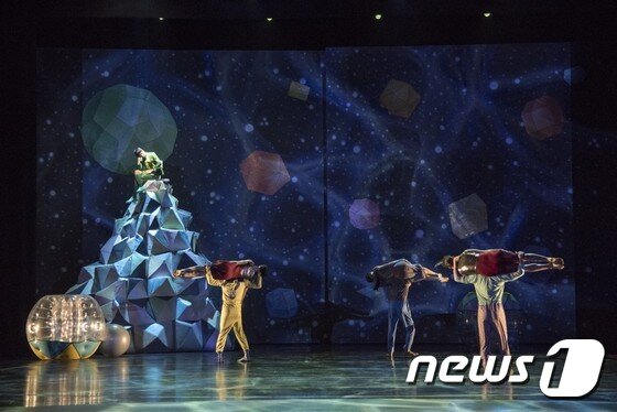 본문 이미지 - 현대무용 '어린왕자' 공연 장면 (사진=국립현대무용단)