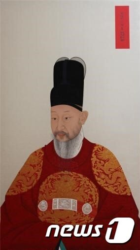 본문 이미지 - 새로 제작된 영조어진 ⓒ News1 김춘상 기자