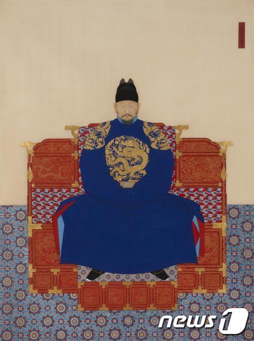 본문 이미지 - 새로 제작된 준원전 청포본 태조어진 ⓒ News1 김춘상 기자