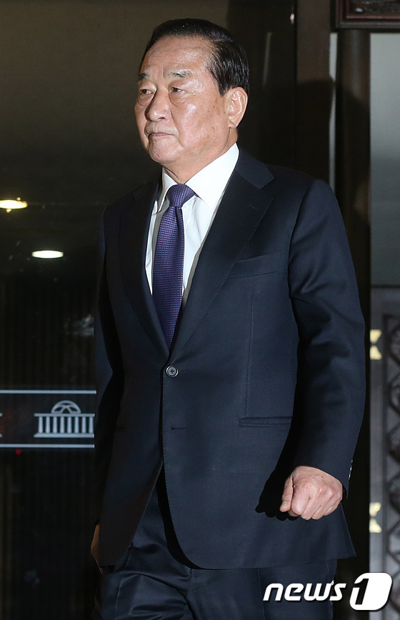 박 대통령 탄핵 투표 마친 서청원 의원