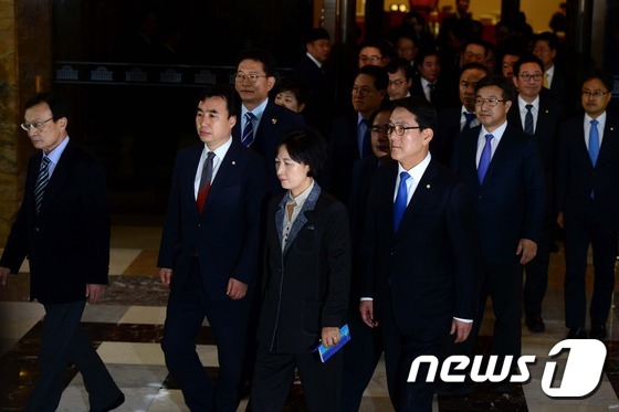 박근혜 대통령 탄핵안 가결