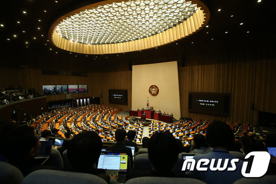 대통령 탄핵소추안 표결을 위한 본회의