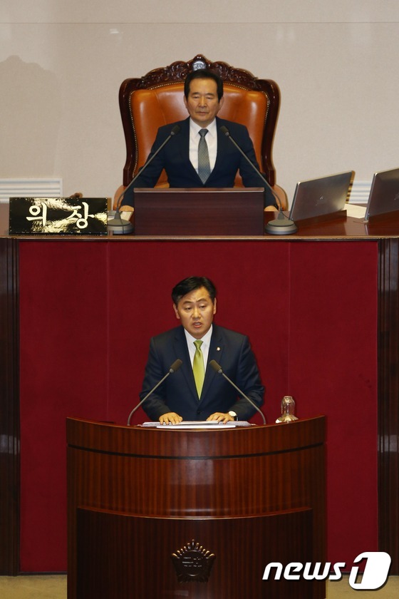 제안 설명하는 김관영 원내수석부대표