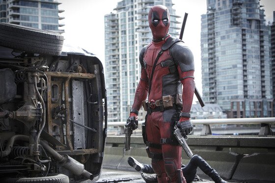 본문 이미지 - 2016년 최고의 기대작 '데드풀'(원제: DEADPOOL, 감독: 팀 밀러)이 매력 터지는 캐릭터로 기대를 모으고 있는 가운데, '데드풀'을 사랑할 수 밖에 없는 7가지 이유를 공개한다. ⓒ News1star / 영화 '데드풀' 스틸