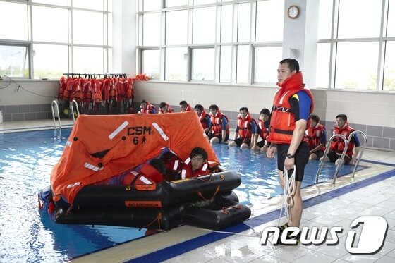 본문 이미지 - 해상안전교육 모습.ⓒ News1