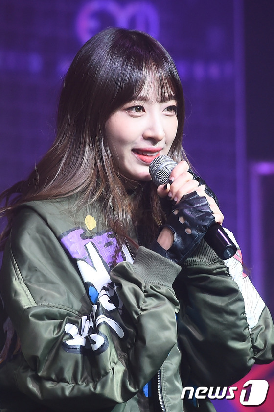 (서울=뉴스1스타) 고아라 기자 = EXID 하니가 14일 오후 서울 마포구 서교동 예스24 무브홀에서 열린 미니콘서트 '이엑스아이디의 레고쇼(EXID's LEGGO SHOW)'에 …