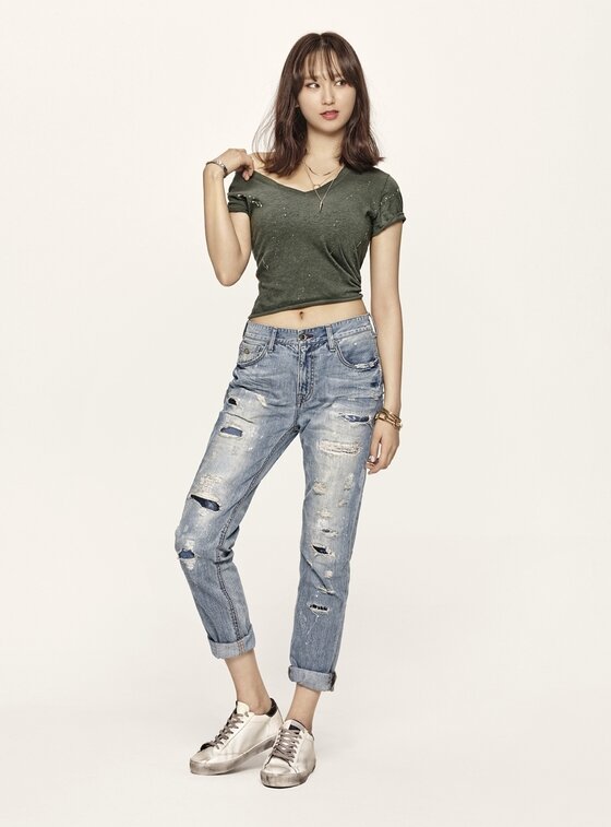 본문 이미지 - 배우 류혜영의 의류 브랜드 화보가 공개됐다.  ⓒ News1star / 버커루