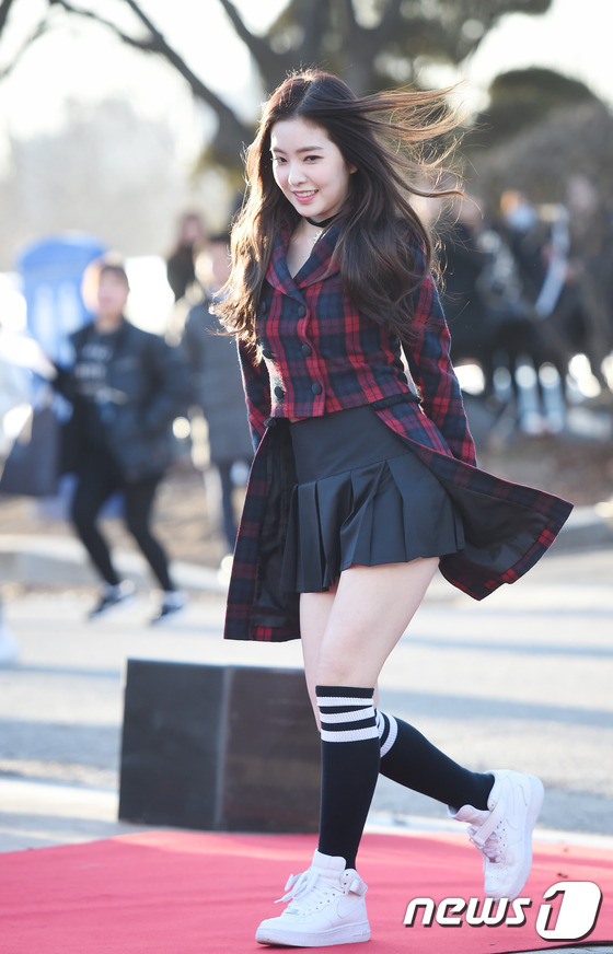 (서울=뉴스1스타) 권현진 기자 = 레드벨벳 아이린이 17일 오후 서울 올림픽공원 올림픽홀에서 열린 '제5회 가온차트 K-POP 어워드'(2016 가온차트 K-POP 어워드 / 이 …