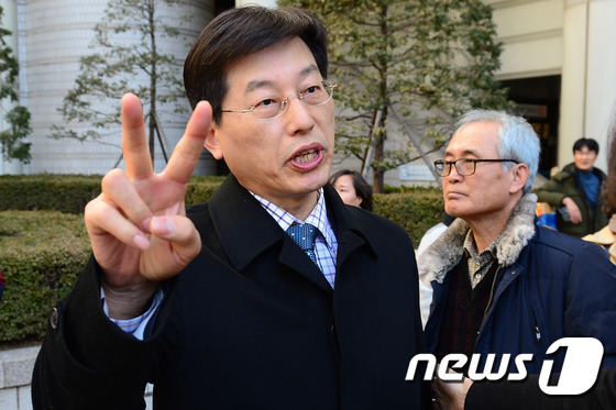 (서울=뉴스1) 임세영 기자 = 양승오 동남권원자력의학원 핵의학과 주임과장이 17일 오후 서울 서초구 중앙지방법원에서 열린 '박원순 아들 병역비리 의혹'을 제기한 혐의로 진행된 공 …