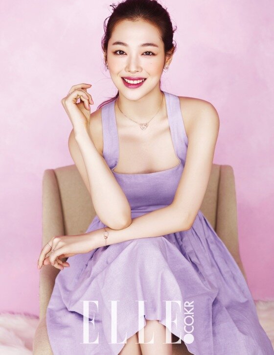 본문 이미지 - 설리가 분위기 여신으로 변신했다. ⓒ News1star / 엘르