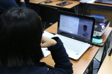 본문 이미지 - 직접 녹화한 인강으로 학생들의 자율학습을 돕는 오성진수학학원 ⓒ News1