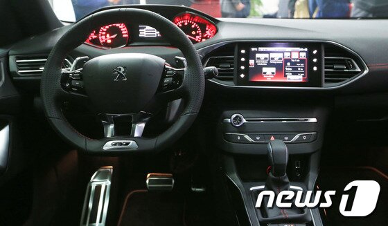 본문 이미지 - 푸조 308 GT'/뉴스1