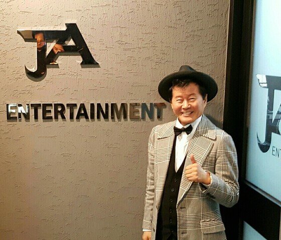 본문 이미지 - 가수 태진아가 휘성, 에일리, 제시의 뒤를 이을 후배가수 양성에 나선다.ⓒ News1star / 진아엔터테인먼트