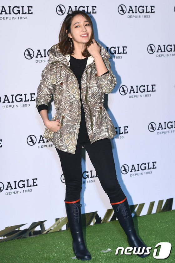 (서울=뉴스1스타) 고아라 기자 = 배우 이민정이 25일 오후 서울 더클래스 청담에서 열린 프렌치아웃도어 '에이글(AIGLE) 2016 S/S 시즌 컬렉션 프레젠테이션' 행사에 참 …