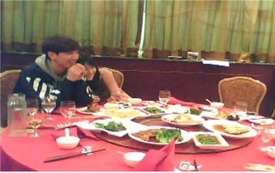 본문 이미지 - '몰카배틀-왕좌의 게임' 이특과 민아가 최고의 주가를 올리고 있는 드라마 '응답하라 1988'의 덕선이 혜리를 몰카 대상 1호로 선택했다. ⓒ News1star / MBC