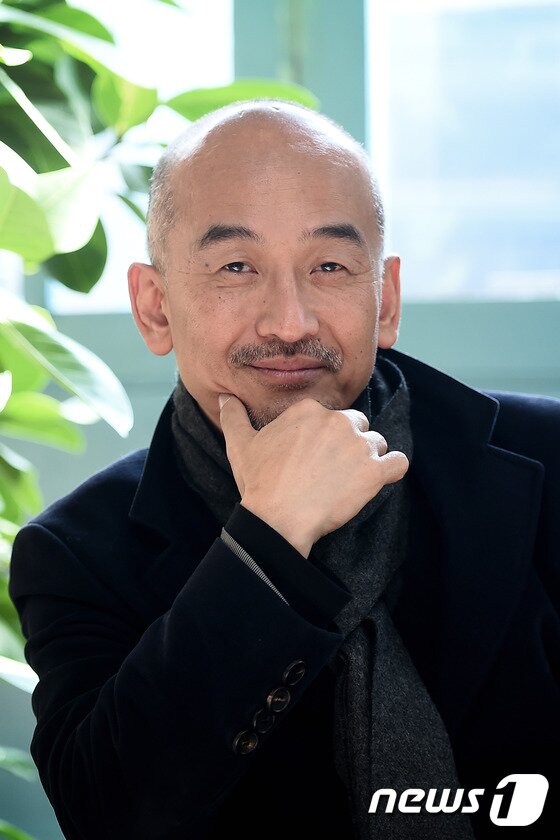 본문 이미지 - 이준익 감독이 최근 서울 종로구 삼청동의 한 카페에서 진행된 영화 '동주' 인터뷰에서 배우 강하늘, 박정민을 캐스팅할 당시를 회상했다. ⓒ News1star / 고아라 기자