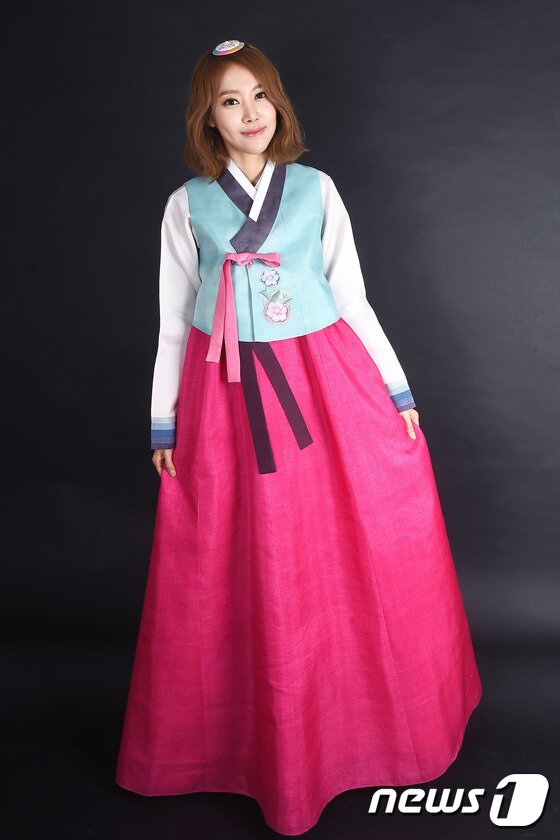 본문 이미지 - 멜로디데이 여은이 한복 자태를 뽐냈다. ⓒ News1star 고아라 기자