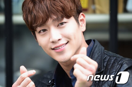 본문 이미지 - 배우 그룹 서프라이즈 멤버 서강준이 4월부터 일본과 중국까지 연달아 단독 팬미팅을 개최한다.ⓒ News1star DB