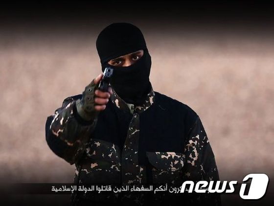 본문 이미지 - 수니파 급진 무장세력 이슬람국가(IS)가 SNS에 게재한 선전 영상ⓒAFP=News1
