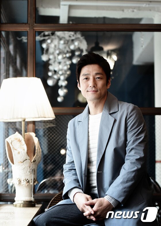 본문 이미지 - 배우 지진희가 최근 뉴스1스타와 인터뷰에서 40대 배우로서 자신의 모습에 대해 말했다. ⓒ News1star 권현진 기자