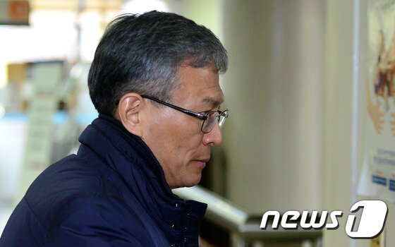 본문 이미지 - 캐나다 자원개발업체 하베스트를 무리하게 인수해 수천억대 국고 손실을 끼친 혐의에 대해 무죄를 선고 받은 강영원 전 한국석유공사 사장 2016.3.11/뉴스1 ⓒ News1 박정호 기자