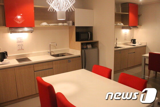 본문 이미지 - 보라카이의 새로운 아잘리아 호텔&레지던스 보라카이는 키친시설을 갖춰 가족여행이나 친구들이 함께 여행하기에 더욱 좋다. (하나투어리스트 제공)ⓒ News1travel