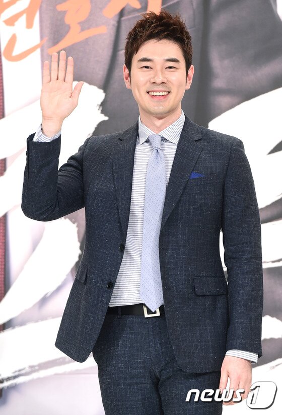 본문 이미지 - 조충현 아나운서는 동기인 김민정 아나운서와 오는 10월 결혼한다. ⓒ News1star / 권현진 기자