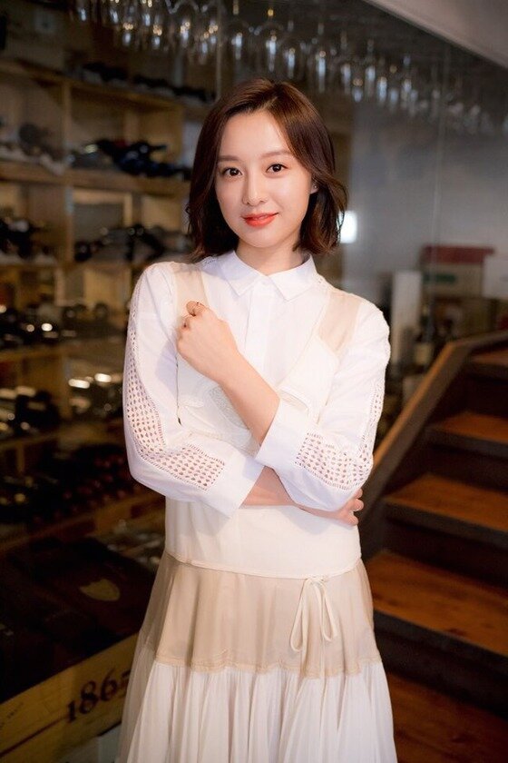 본문 이미지 - 김지원이 24일 서울 강남구 신사동 한 카페에서 진행된 KBS2 수목드라마 '태양의 후예' 인터뷰에서 '오란씨걸'이라는 자신의 수식어에 대해 언급했다.ⓒ News1star / 킹콩