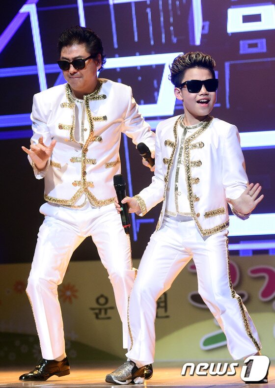 본문 이미지 - 트로트 가수 최영철이 최근 뉴스1스타와 만나 '리틀싸이' 황민우와 활동하는 소감을 밝혔다. ⓒ News1star/ 권현진 기자