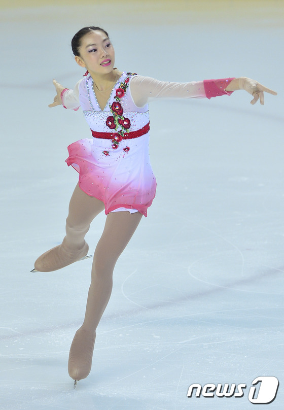 (서울=뉴스1) 신웅수 기자 = 박고은(정화중)이 11일 오후 인천 선학국제빙상경기장에서 열린 제58회 전국남녀 피겨스케이팅 종별선수권대회 여자중학부 싱글A조 쇼트프로그램에서 멋진 …