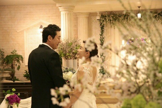 본문 이미지 - 이충희-최란 부부가 ‘뉴마인드 웨딩’을 올린다. ⓒ News1star / 화이트도아 웨딩홀